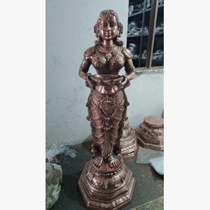 Traditional Welcome Lady Statue